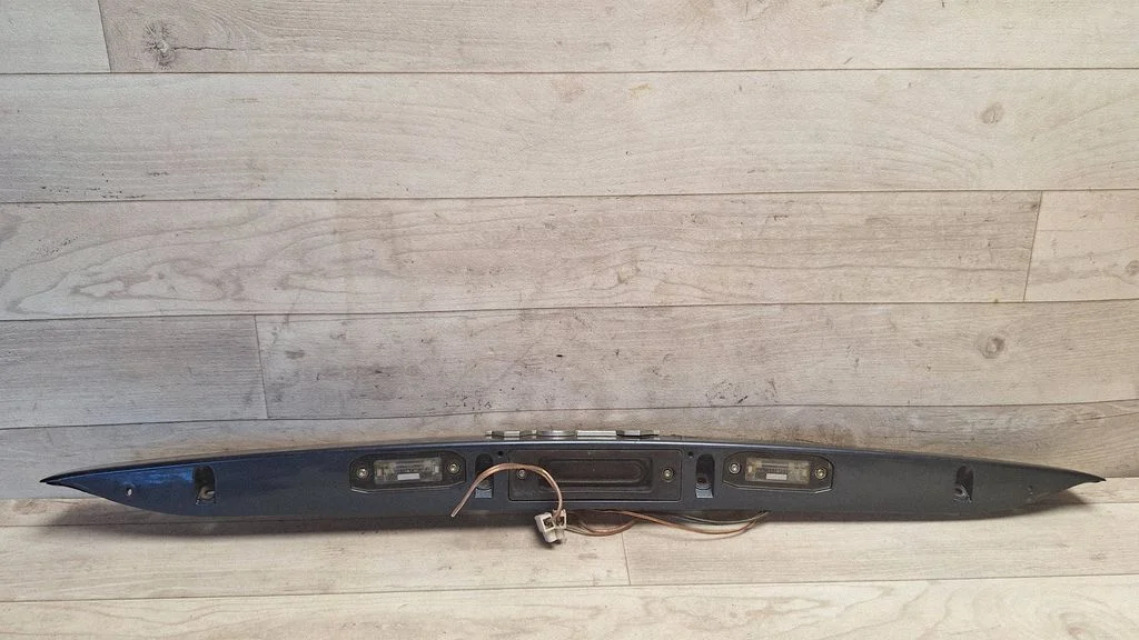Trunk door license plate light bar – Volvo V50 (2004-2007)