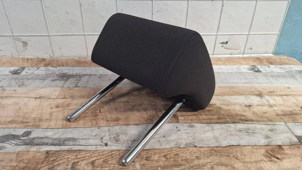 Third row seat headrest – Opel Insignia A (2008-2017)