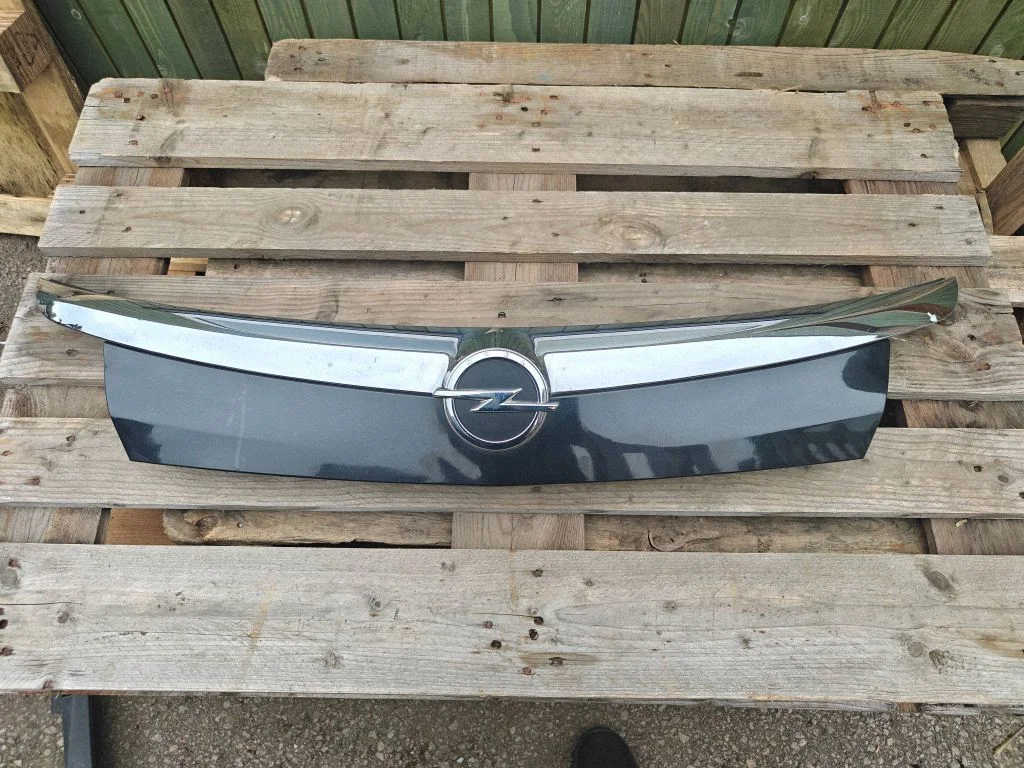 Trunk door license plate light bar – Opel Insignia A (2008-2017)