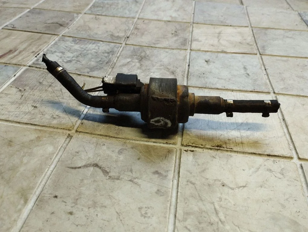 Webasto circulation pump for autonomous heater – Volkswagen Touareg I (2002-2010)