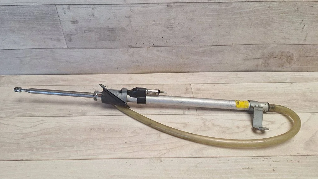 Radio antenna 96290972
