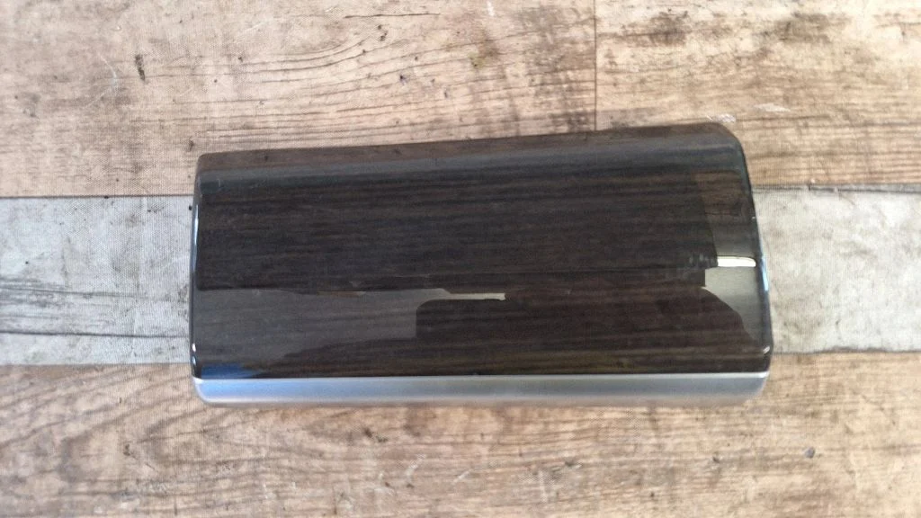 Armatuurlaua viimistlus – BMW 7-seeria F01 F02 F03 F04 (2008-2016)