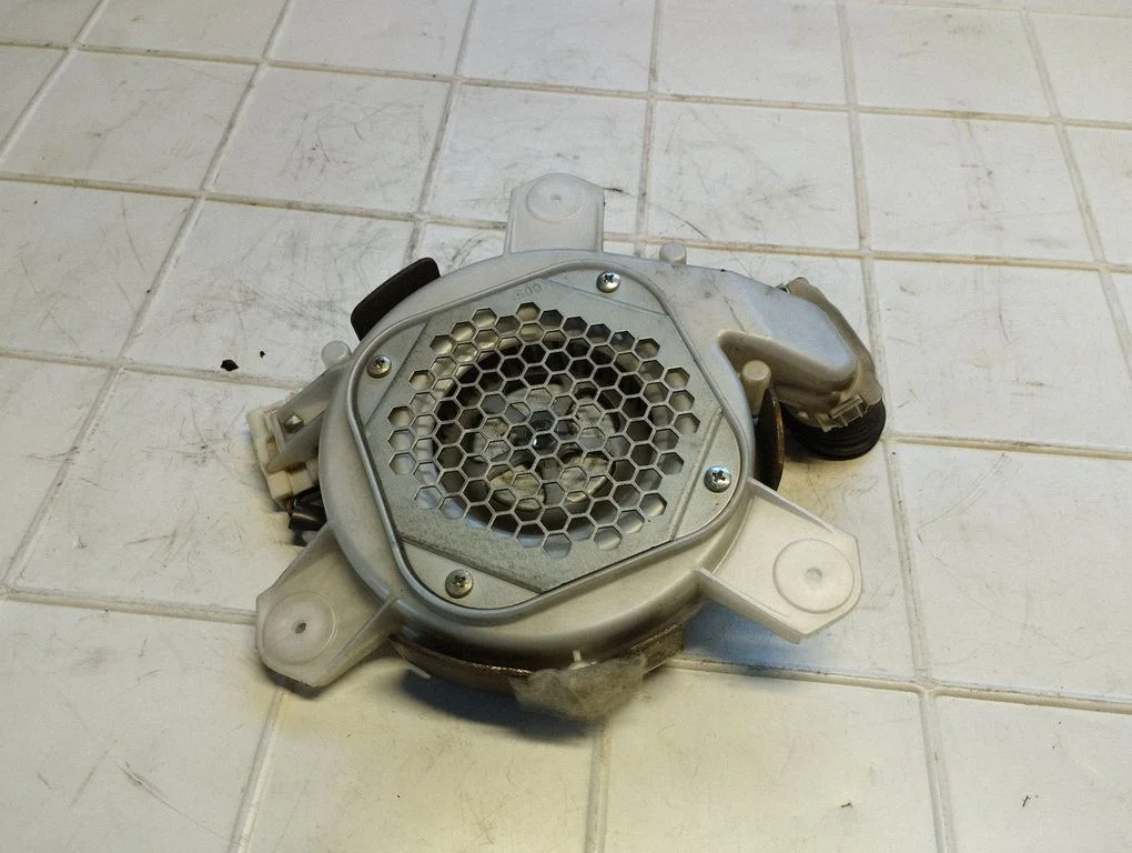 Istme ventilaator/puhur – Lexus IS 220D-250-350 (2006-2013)