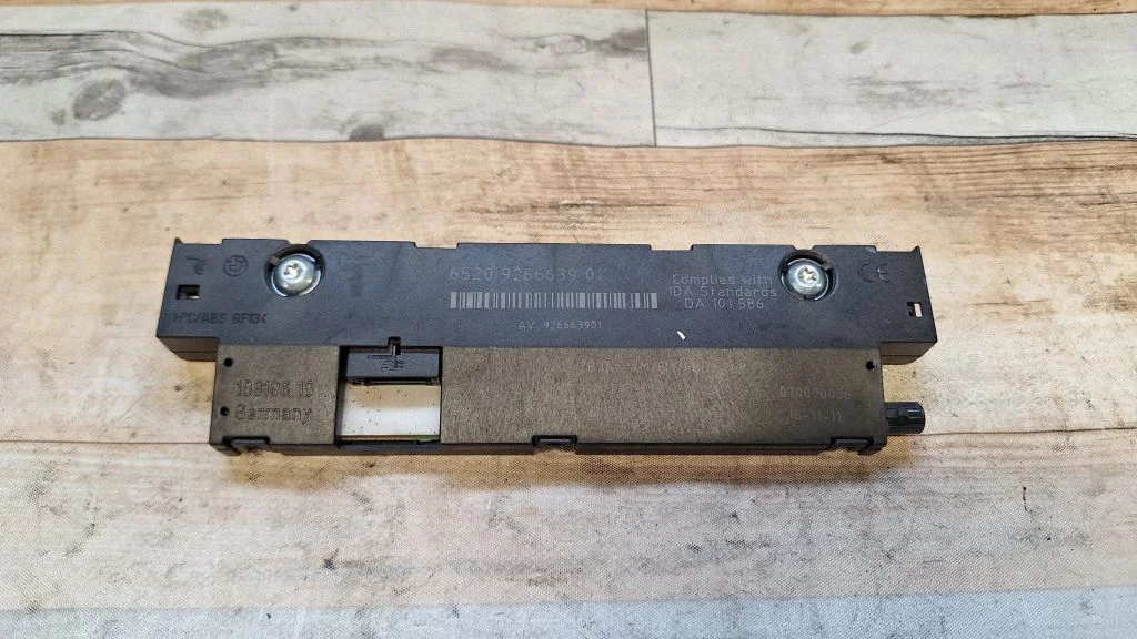 Antenna control unit – BMW 5 Series F10 F11 (2009-2016)