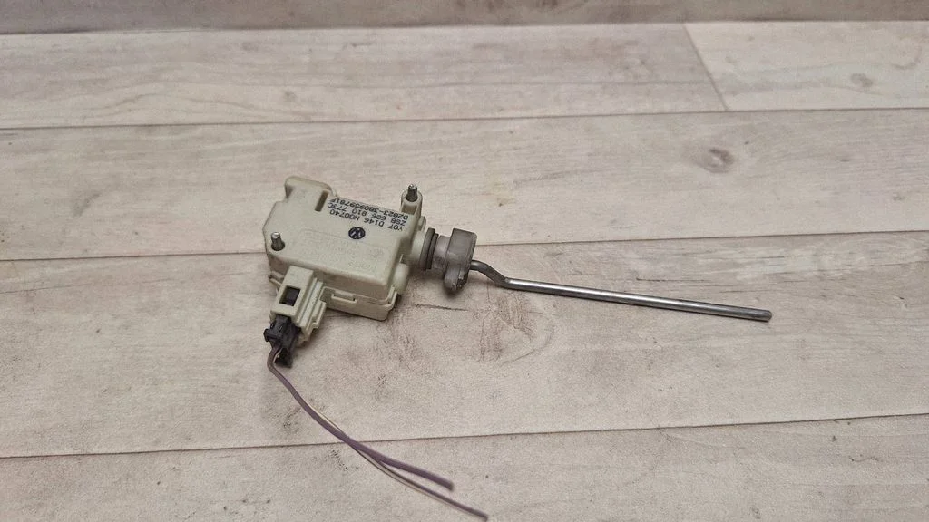 Fuel tank cap lock motor 6Q6810773C