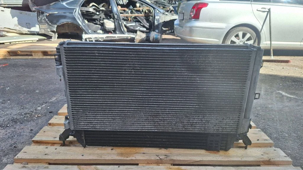 Radiator set 214000035R