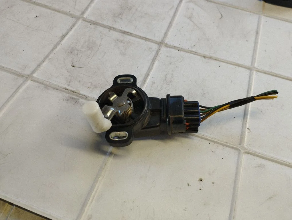 Gaasipedaali asendiandur – Toyota Corolla Verso AR10 (2004-2009)