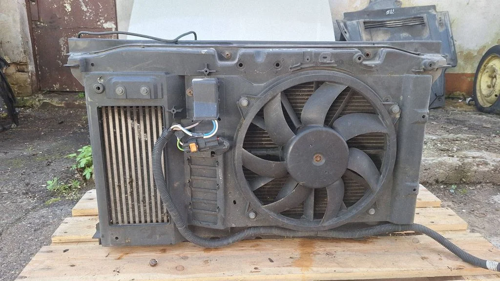 Radiaatorite komplekt – Citroen C4 Grand Picasso (2007-2013)