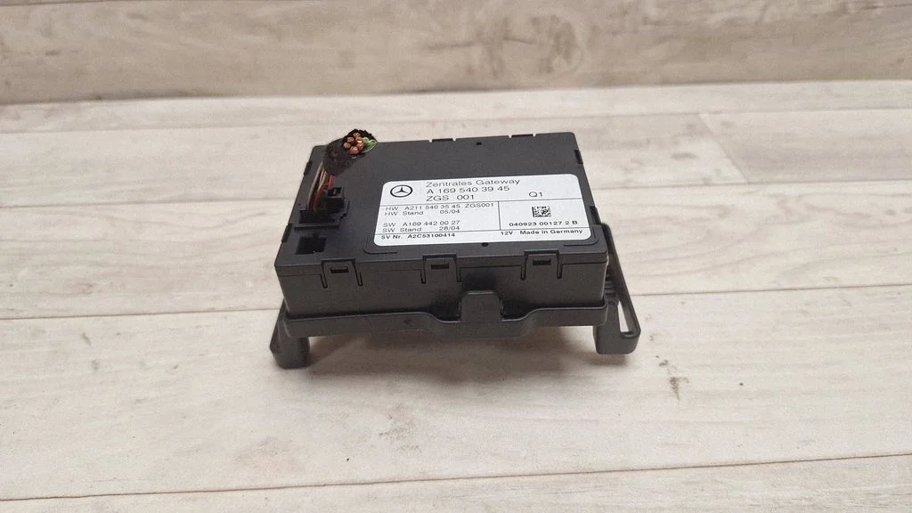 Gateway control module A1695403945