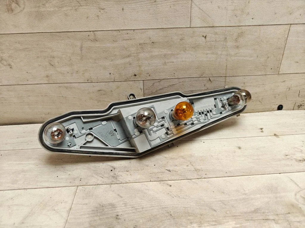 Tail light bulb cover holder 5J7945257