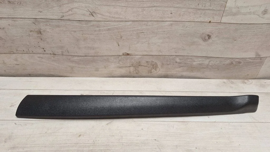 Rear glass trim – Land Rover Freelander (1996-2006)