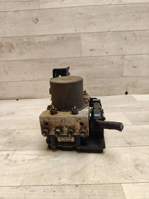 ABS block – Nissan Note (E11) (2006-2014)