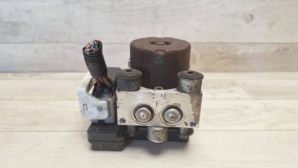 ABS-plokk – Mitsubishi Outlander (2007-2012)