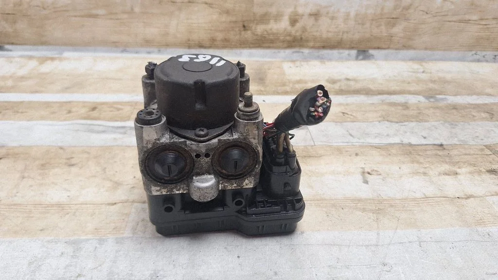 ABS-plokk – Toyota Previa (XR30, XR40) II (2000-2006)