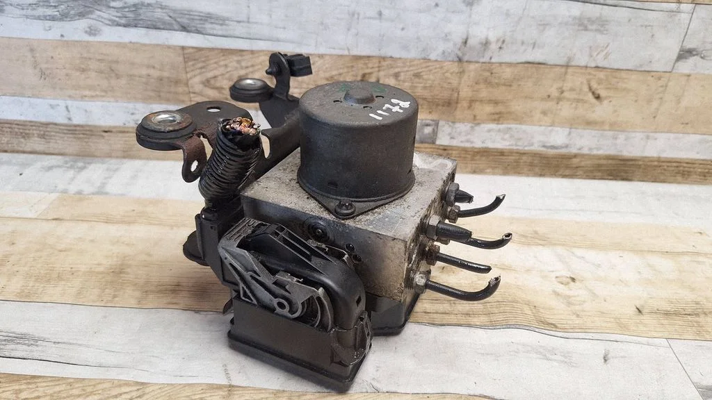 ABS block 8G912C405FB