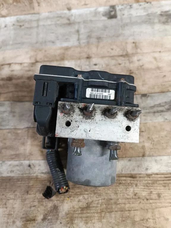 ABS-plokk – Toyota Corolla Verso AR10 (2004-2009)