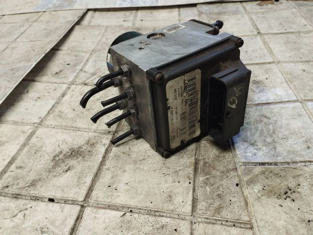 ABS block – Volkswagen Passat B6 (2005-2010)