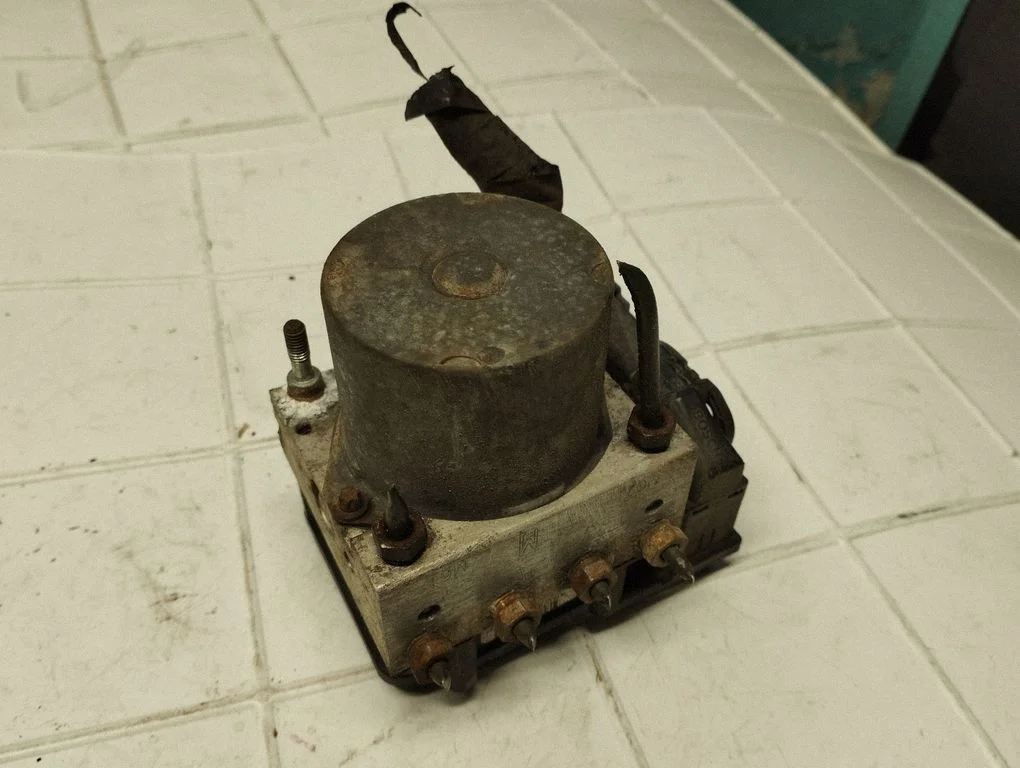 ABS-plokk – Nissan Almera N16 (2000-2010)
