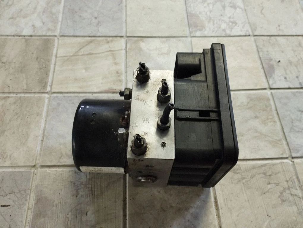 Pompa ABS 10096005183