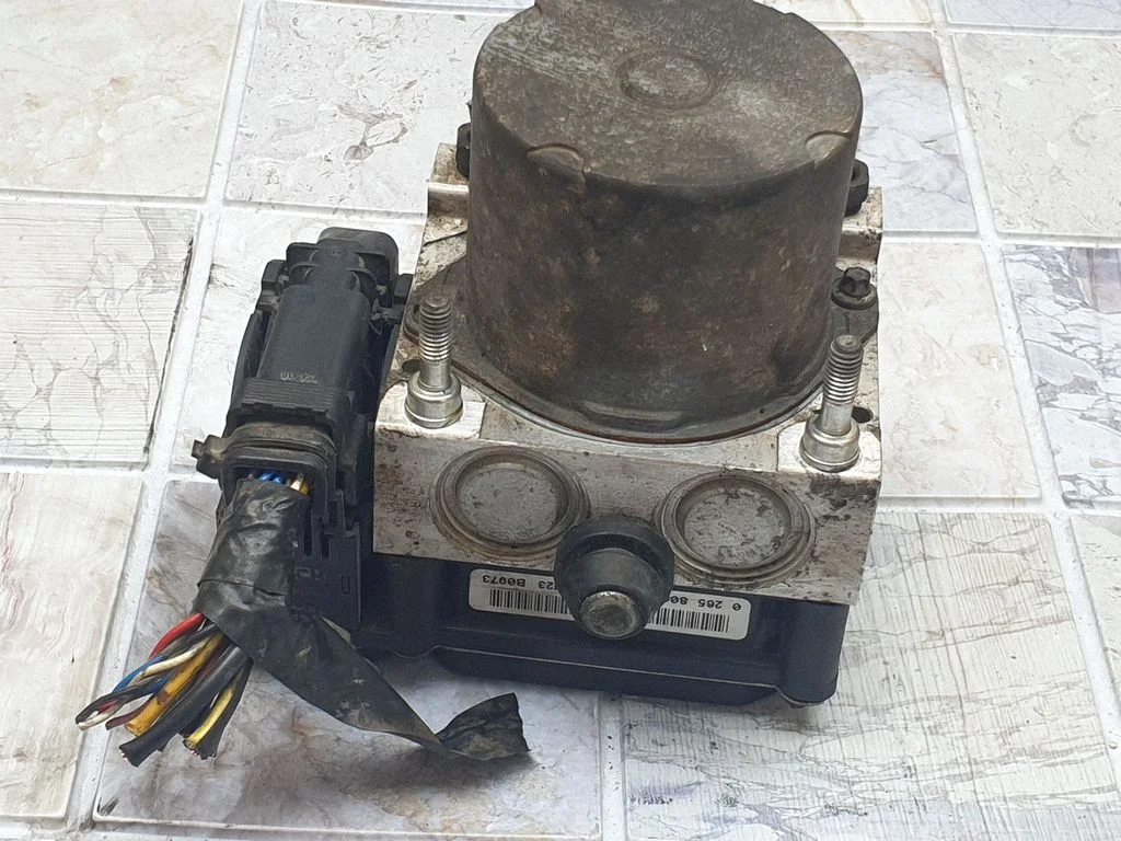 ABS-plokk – Nissan Almera N16 (2000-2010)