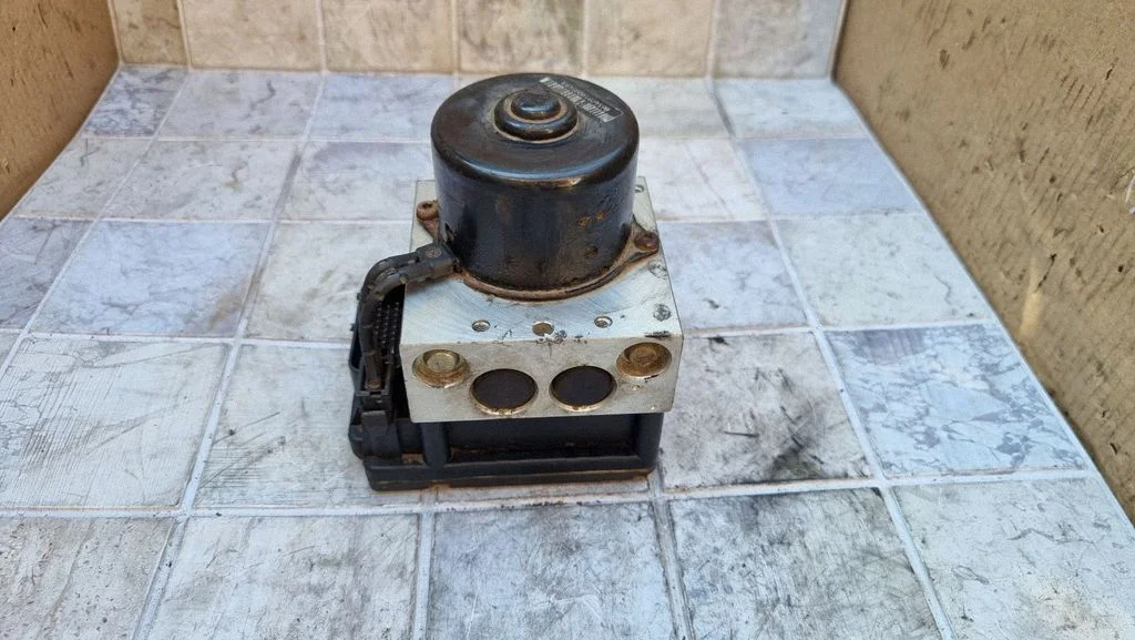 ABS block – Volkswagen Golf IV (1998-2005)