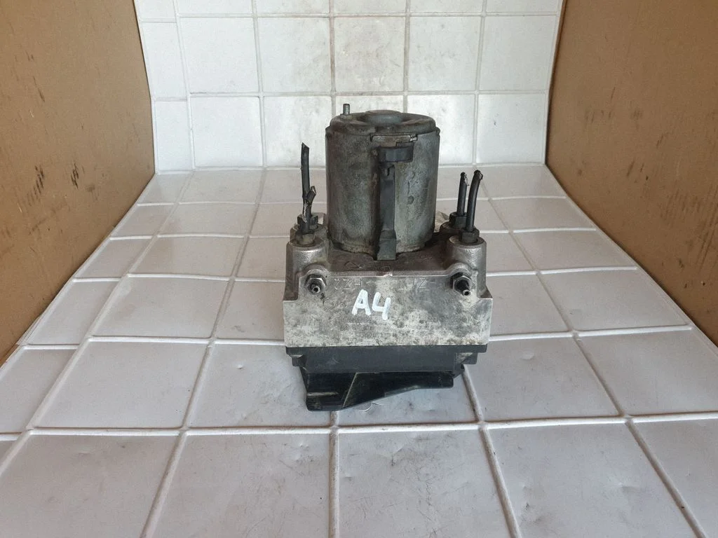 Pompa ABS 6D0614111