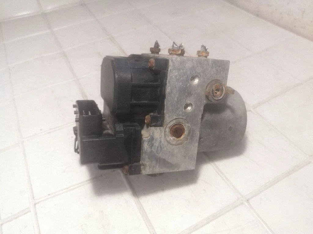 ABS-plokk – Nissan Almera N16 (2000-2010)