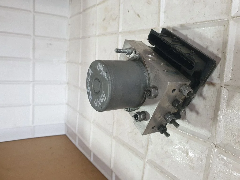 ABS block – Land Rover Range Rover Sport L320 (2005-2013)