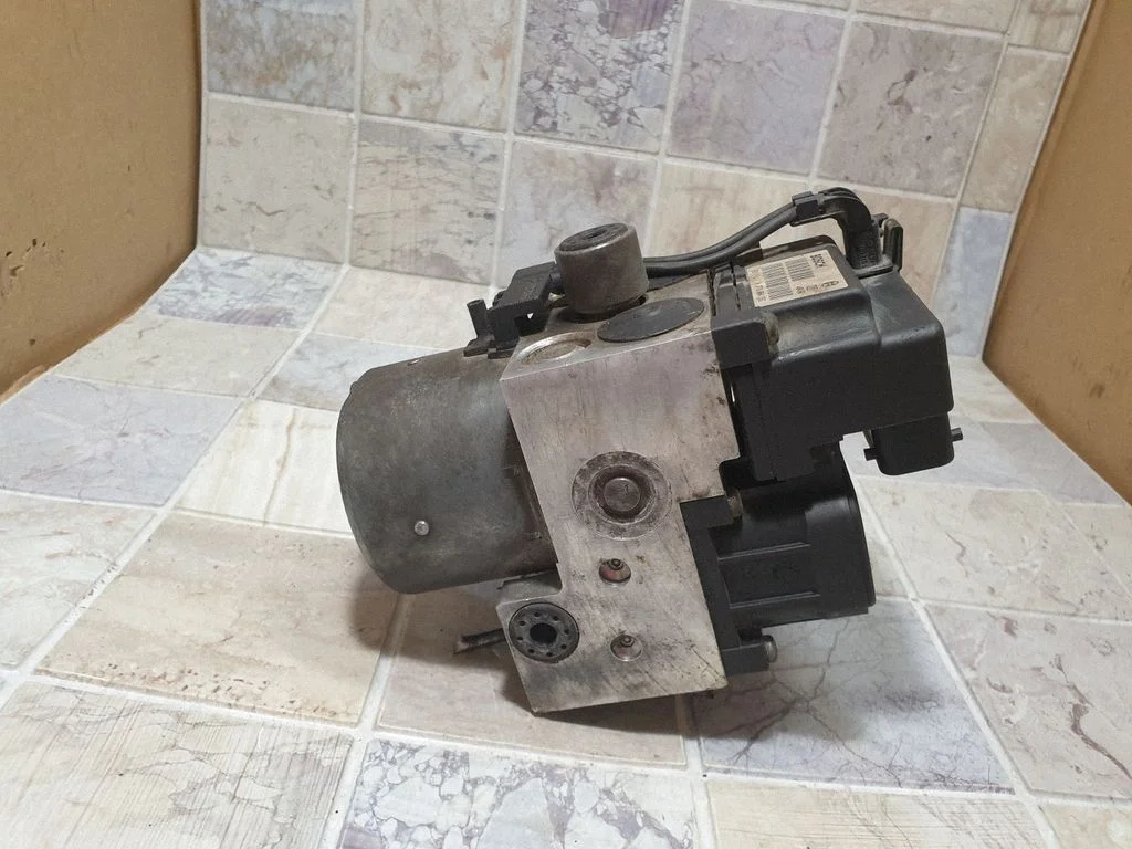 Pompa ABS 90581417