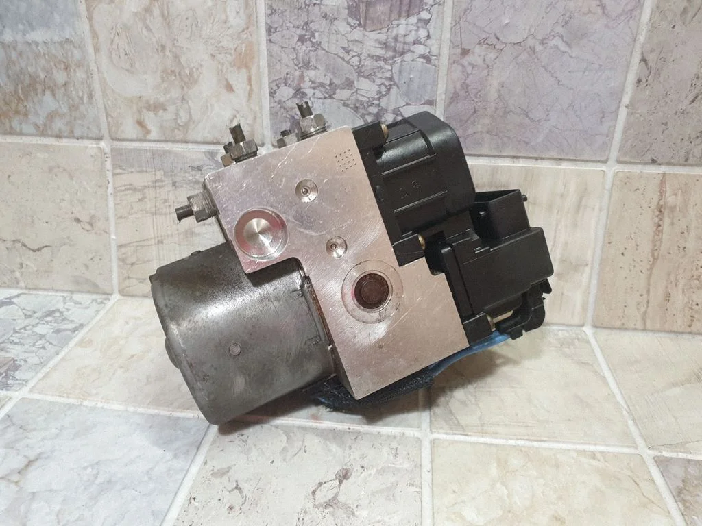 Pompa ABS 90581417