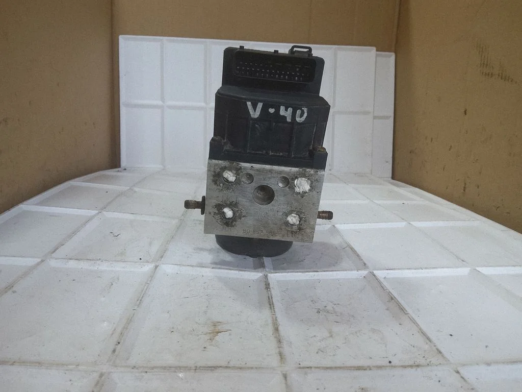 ABS block – Volvo S40, V40 (1995-2004)