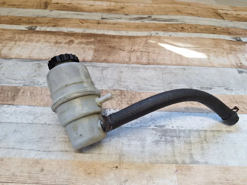 Brake fluid reservoir