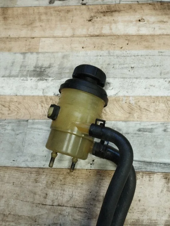 Brake fluid reservoir