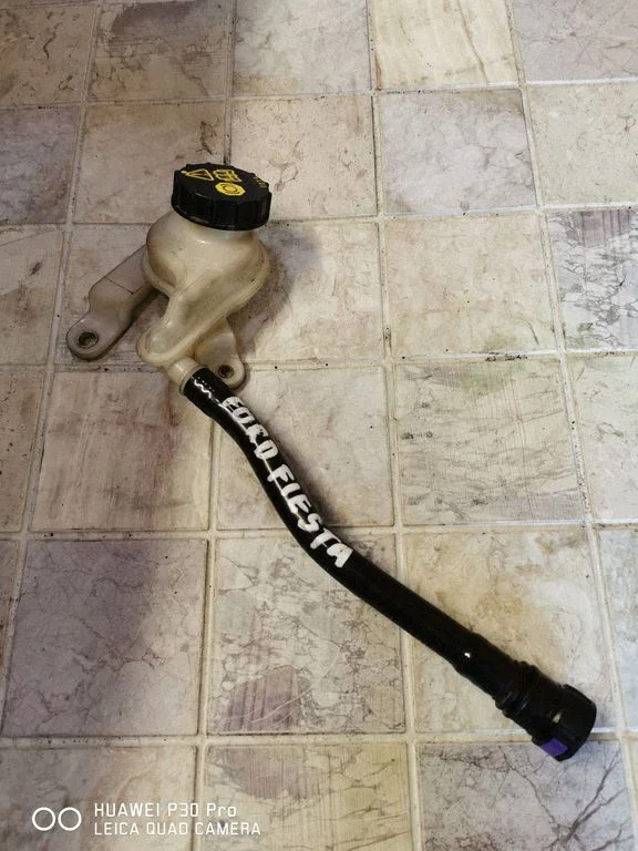 Brake fluid reservoir 8V512K478A
