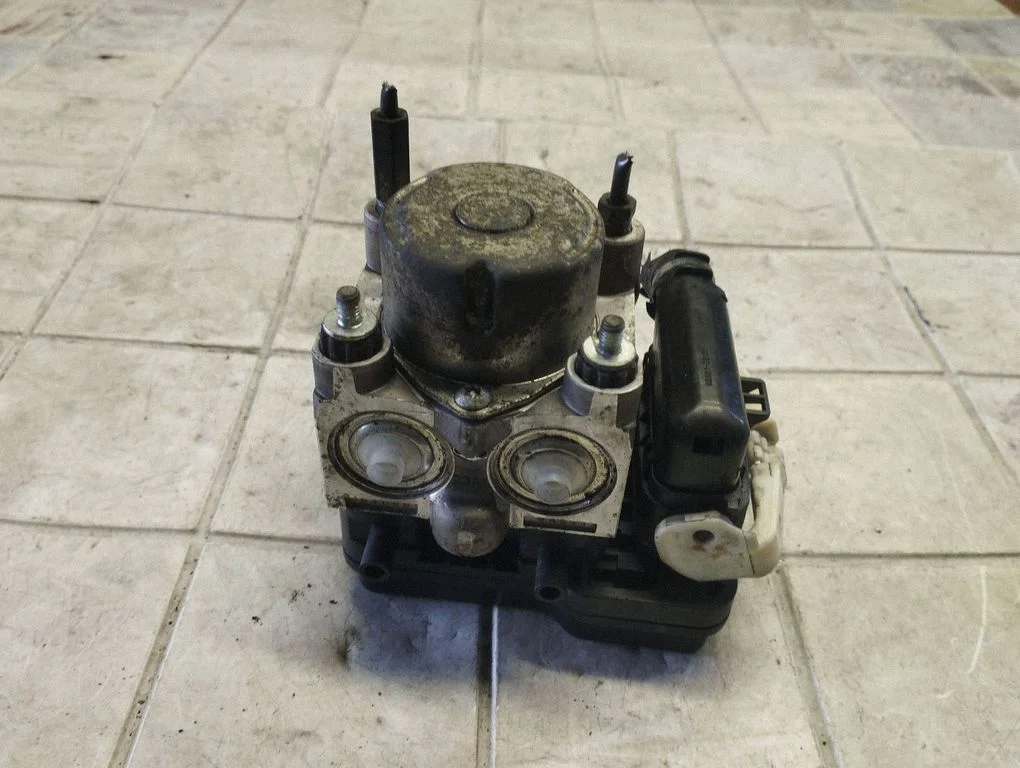 ABS block – Toyota Yaris (2006-2011)