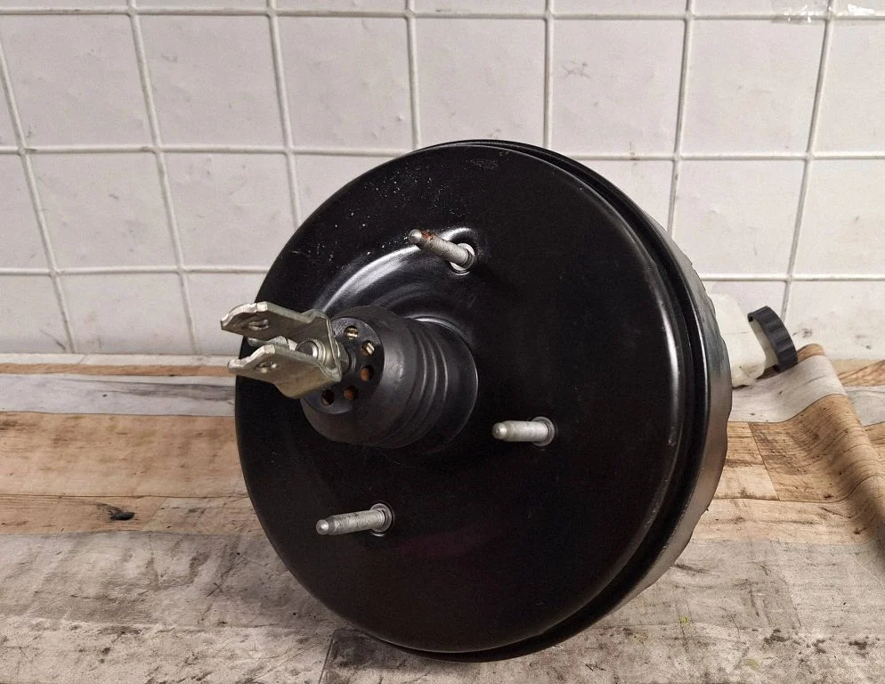 Brake booster – Toyota Corolla Verso AR10 (2004-2009)