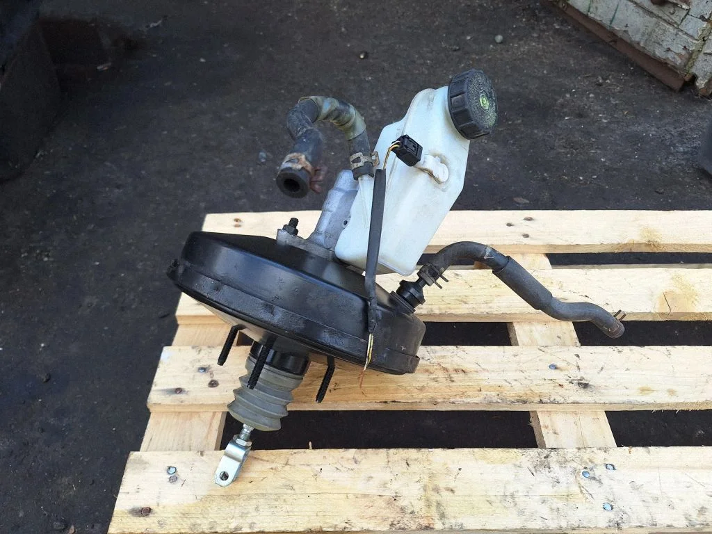 Brake booster – Toyota Yaris (2006-2011)