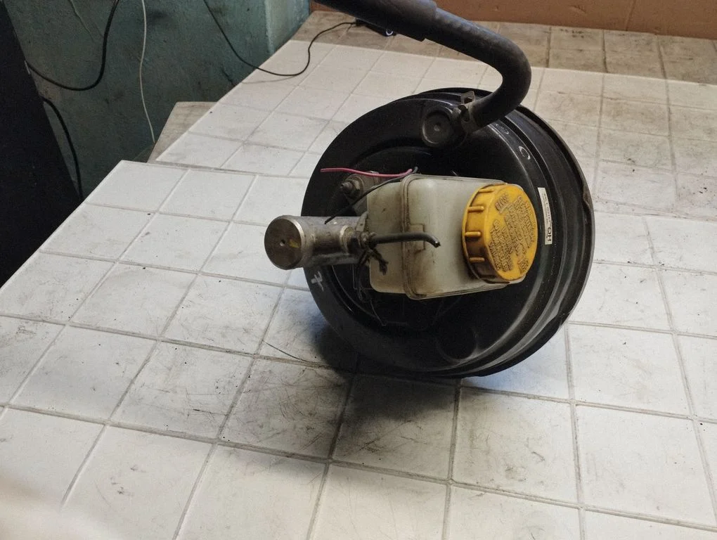 Brake booster – Subaru Outback (2007-2009)