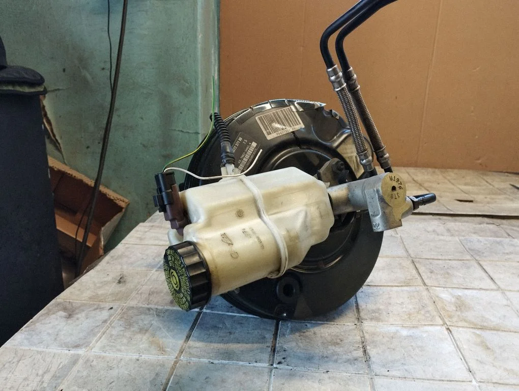 Brake booster 9657237180
