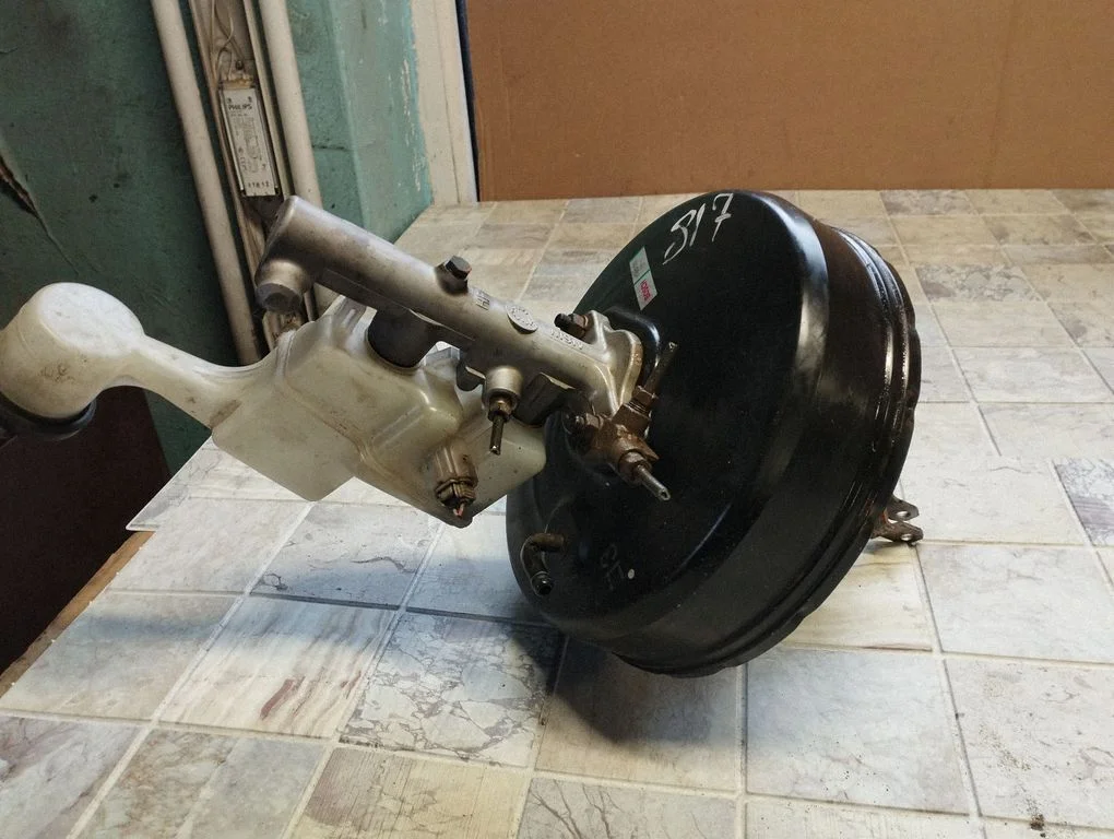 Brake booster 87402205