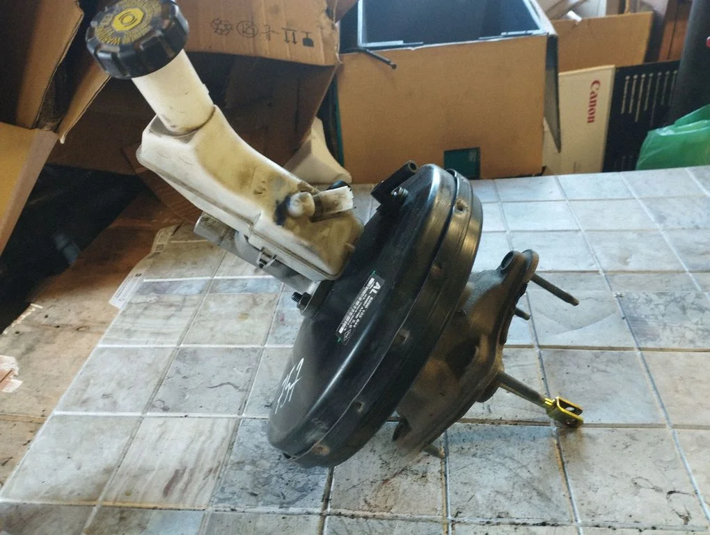 Brake booster 8200123844