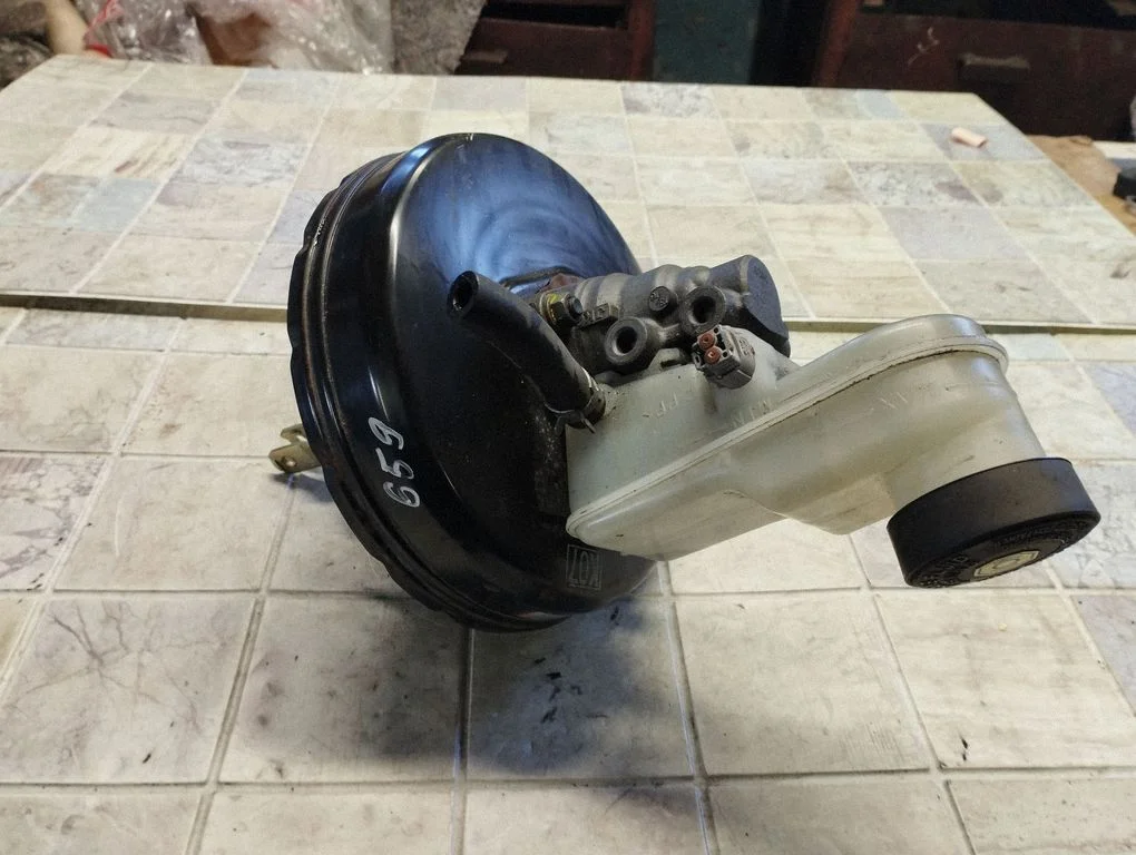 Brake booster – Toyota Yaris Verso (1999-2005)
