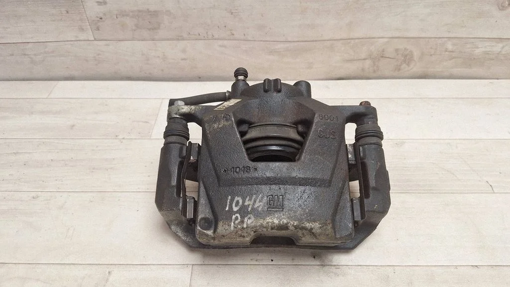 Front brake caliper – front right