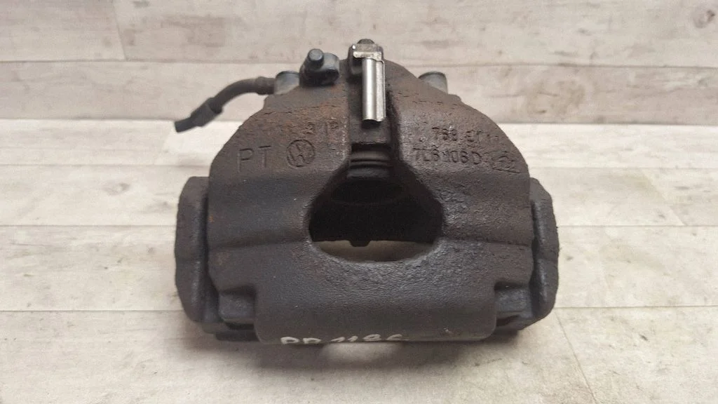 Front brake caliper – Volkswagen Touareg I (2002-2010)