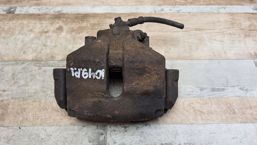 Front brake caliper – front left