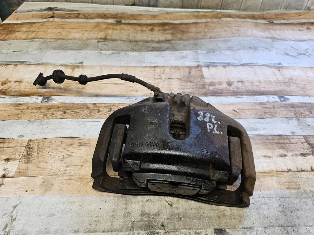 Front brake caliper BMW6035