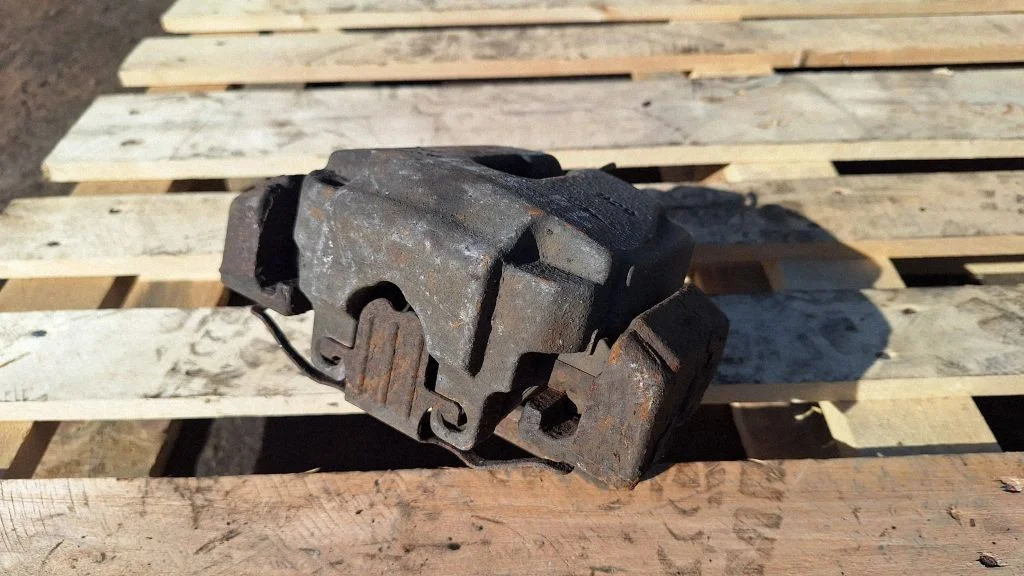 Front brake caliper 6024330