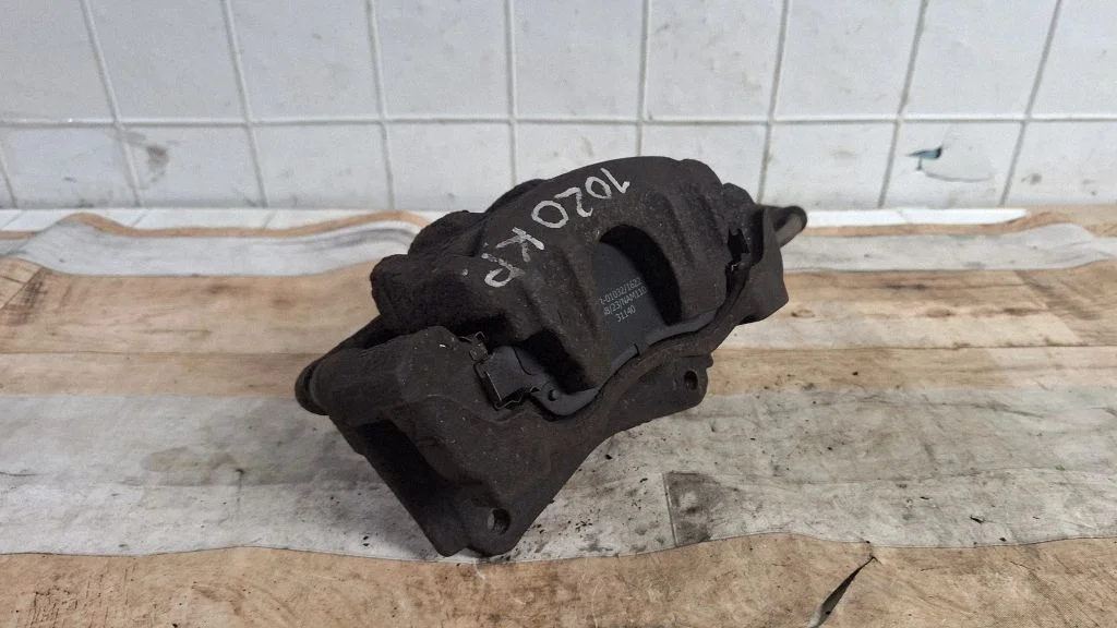 Front brake caliper – Toyota Corolla Verso AR10 (2004-2009)