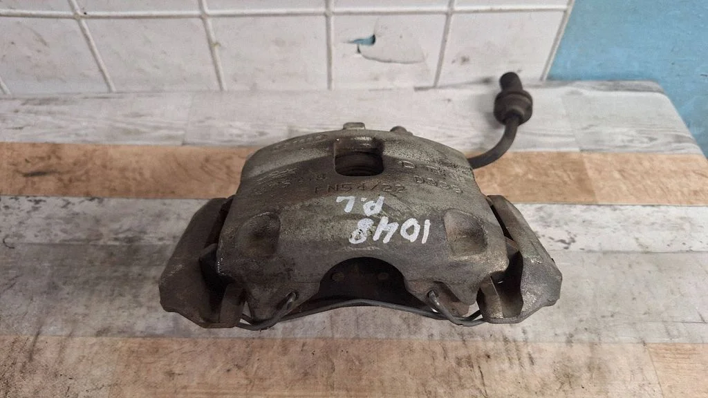 Front brake caliper D339