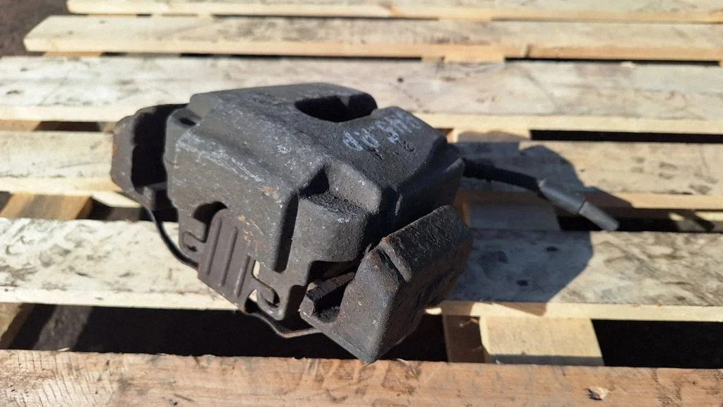 Front brake caliper 6024330